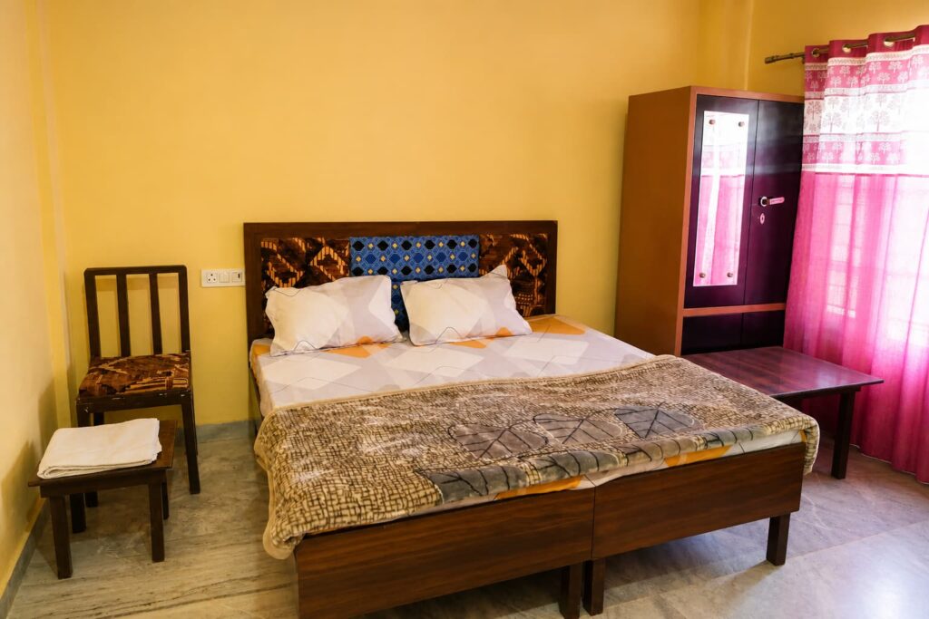 http://Mukund%20Hotel%20rooms